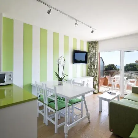 Salles Aparthotel 3*