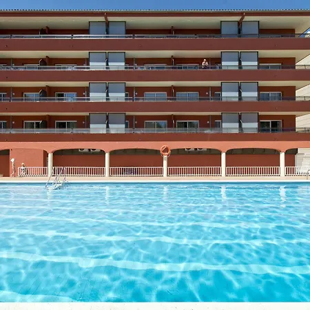 Salles Aparthotel 3*