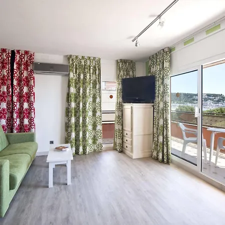 Salles Aparthotel 3*